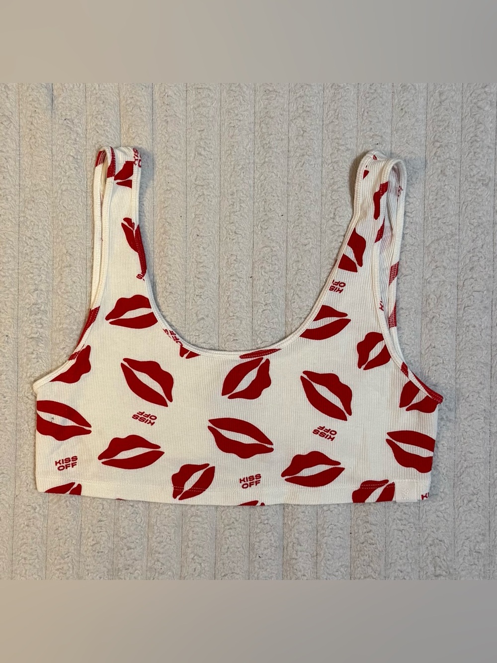 Savage x Fenty Women’s White Ribbed Crop Top Red Lip Print ‘Kiss Off’ Size XL